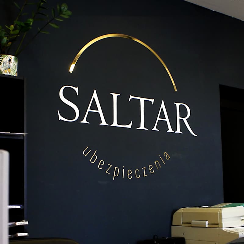 Ludzie podający sobie ręce